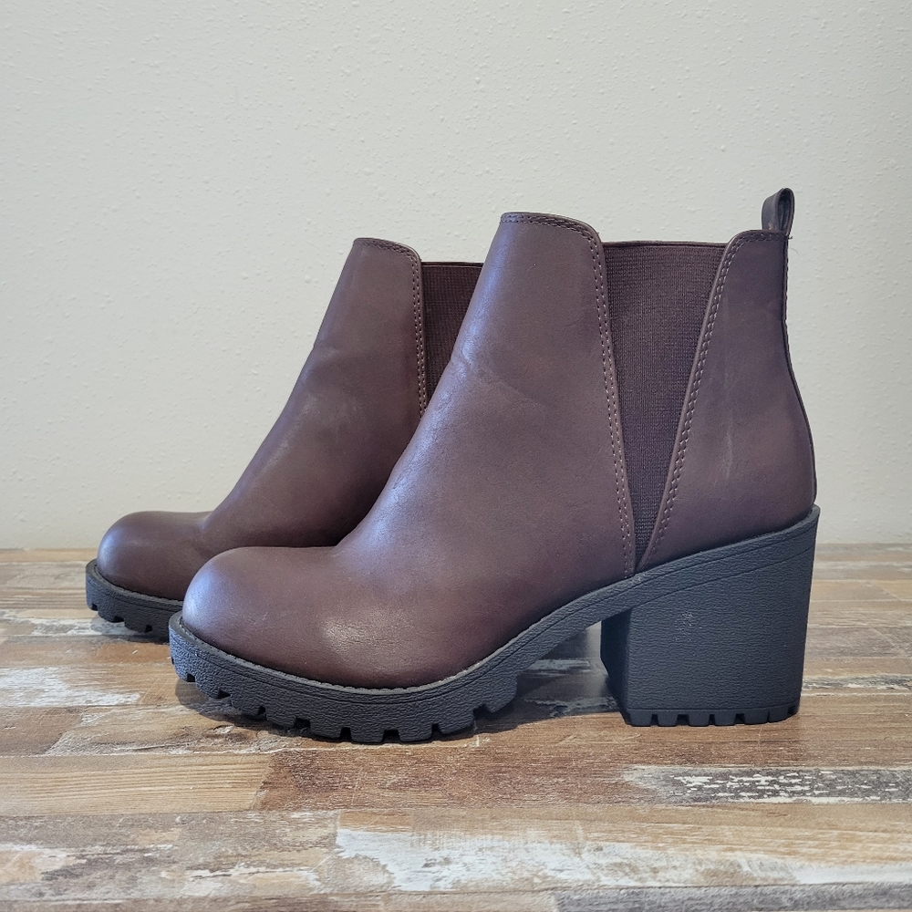 Autumn Dark Academia Chunky Heel Ankle Boots Size 8.5